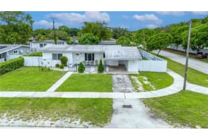 870 Nw 170th Ter, Miami Gardens
