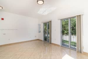 694 NE 76th St 2, Miami, FL 33138 - MLS#A11866152