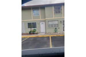 3973 W 9th Ln 3, Hialeah
