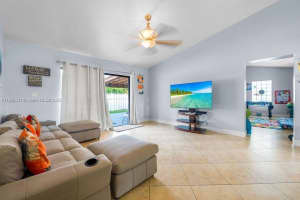 550 Auburn Way Davie, FL 33325 - MLS#A11866331