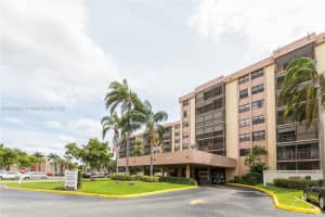 900 Ne 195th St 317 Miami, FL 33179 - MLS#A11866380