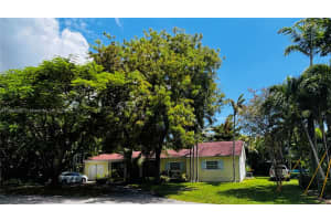 5729 SW 60th Ave, South Miami, FL 33143 - MLS#A11866405
