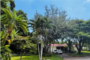 5729 SW 60th Ave, South Miami, FL 33143 - MLS#A11866405