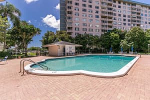 MLS# A11866428, Hollywood, Florida 33021