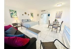 100 Lincoln Rd 525, Miami Beach