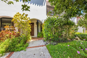 265 Grapetree Dr 110, Key Biscayne