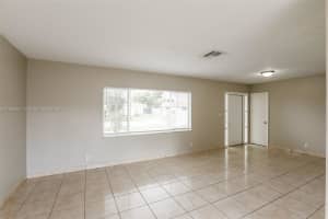 6621 Pebble Bch, North Lauderdale, FL 33068 - MLS#A11866671