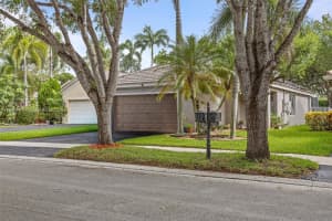 4052 Pine Ridge Ln, Weston, FL 33331 - MLS#A11866711