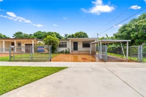 270 W 15th St Hialeah, FL 33010 - MLS#A11866823