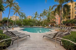 19601 E Country Club Dr 7204, Aventura