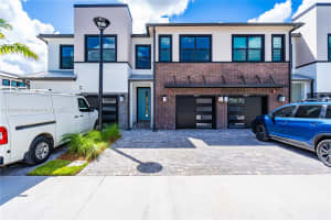 8342 NW 7th Pl, Plantation, FL 33324 - MLS#A11866928