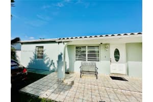 560 SW 71st Ct, Miami, FL 33144 - MLS#A11866929