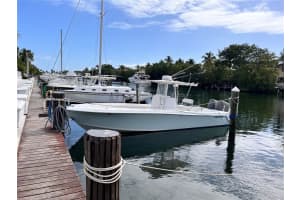 100 Edgewater Dr 140, Coral Gables