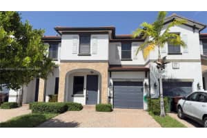10348 W 33rd Ln, Hialeah
