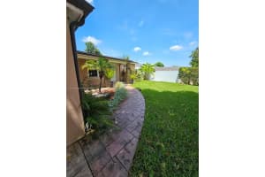 1020 N 74th Way, Hollywood, FL 33024 - MLS#A11866988