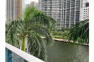 200 Biscayne Boulevard Way 304, Miami