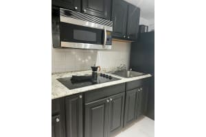 18071 Biscayne Blvd 1402, Aventura