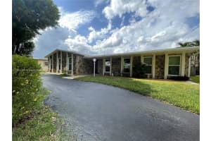 11911 Nw 14th Ct, Pembroke Pines