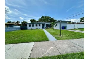 860 Nw 171st St, Miami Gardens