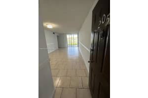 212 Lake Pointe Dr 205 Oakland Park, FL 33309 - MLS#A11868264