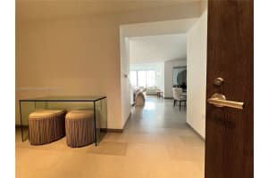 68 Se 6th St 1003, Miami