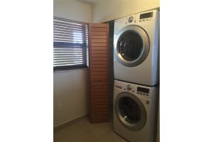 10288 NW 9 ST CIR 206, Miami, FL 33172 Sold 10/15/25