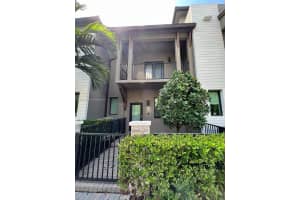 8332 Nw 51st Ter . Doral, FL 33166 - MLS#A11868347