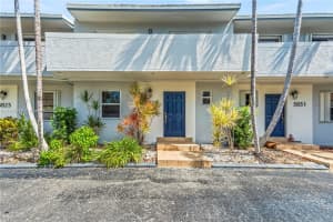 3827 NE 166th St, North Miami Beach, FL 33160 - MLS#A11868349