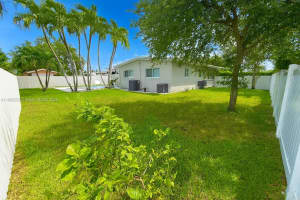 5250 SW 96th Ave, Miami, FL 33165 - MLS#A11868353