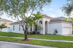 1700 NE 37th Pl, Homestead, FL 33033 - MLS#A11868416