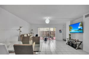 15480 Sw 82nd Ln 218, Miami