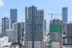 60 Sw 13th St 2420, Miami