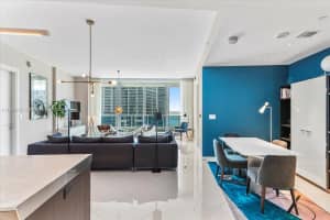 Epic Tower, 200 Biscayne Blvd Way, Miami, FL 33131, Sold 10/29/25