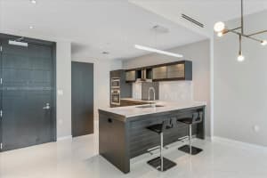 Epic Tower, 200 Biscayne Blvd Way, Miami, FL 33131, Sold 10/29/25