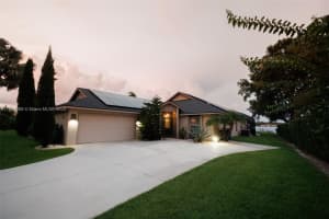 1058 Lake Carrie Dr, Lake Placid