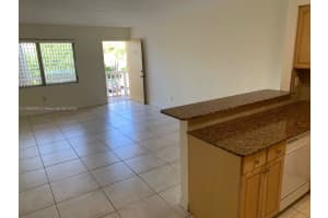 1120 102nd St 16, Bay Harbor Islands