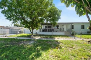 5621 E 1st Ave, Hialeah, FL 33013 - MLS#A11868697
