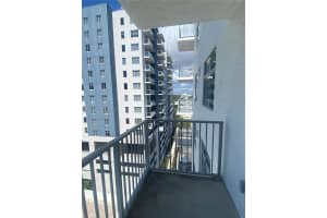 MLS# A11868707, Hollywood, Florida 33020