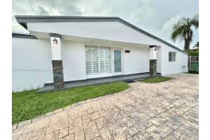 6580 W 12th Ct, Hialeah