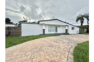6580 W 12th Ct, Hialeah, FL 33012 - MLS#A11868728