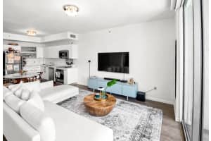90 SW 3rd St 2703, Miami, FL 33130 - MLS#A11868749