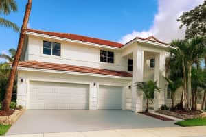 804 Crestview Cir, Weston