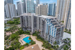 540 Brickell Key Dr 1809, Miami