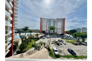 1301 Ne Miami Gardens Dr 421w, Miami