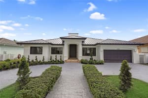 8560 Nw 169th Ter, Miami Lakes