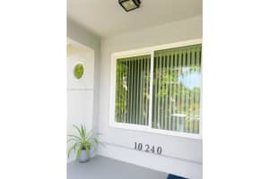10240 SW 160th Ter, Miami, FL 33157 - MLS#A11868887