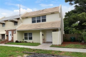 1348 Seaview Dr, North Lauderdale, FL 33068 - MLS#A11868917