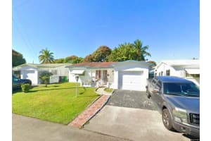 4231 Nw 49th Ave, Lauderdale Lakes