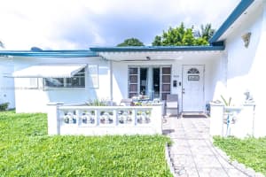 4231 Nw 49th Ave Lauderdale Lakes, FL 33319 - MLS#A11868920