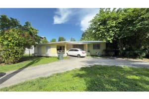 549 SE 2nd St, Belle Glade, FL 33430 - MLS#A11868990